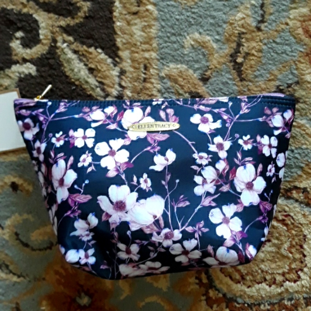 2x*Host Pick*Ellen Tracy cute cosmetic bag